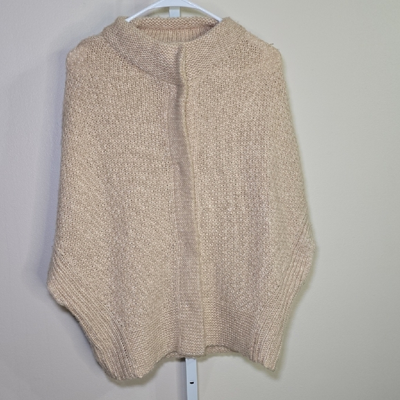 Anthropologie Sweaters - Anthropologie " Angel Of The North "Beige Knit‎ Poncho Ladies Sz M